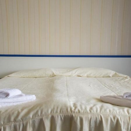 Hotel Marina Kiten  Bagian luar foto