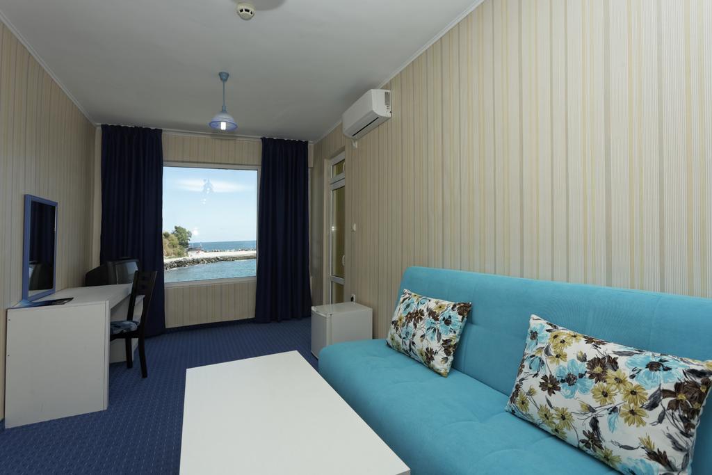 Hotel Marina Kiten  Ruang foto