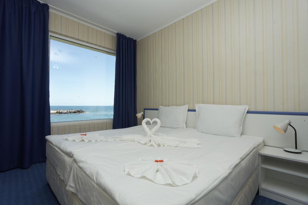 Hotel Marina Kiten  Ruang foto