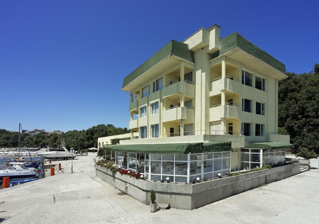Hotel Marina Kiten  Bagian luar foto