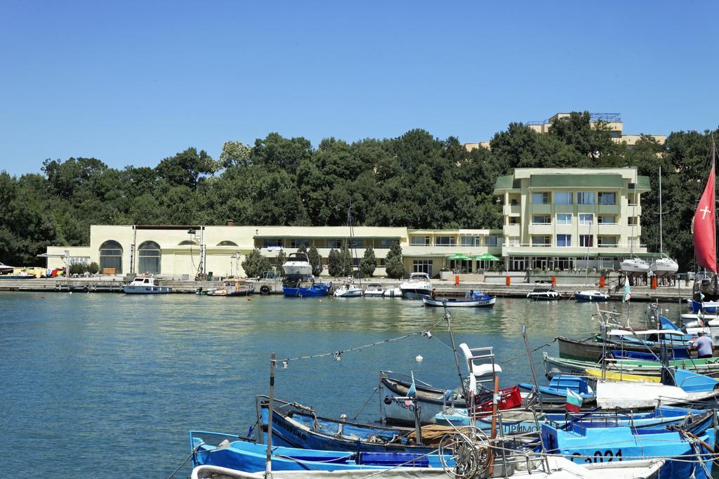 Hotel Marina Kiten  Bagian luar foto
