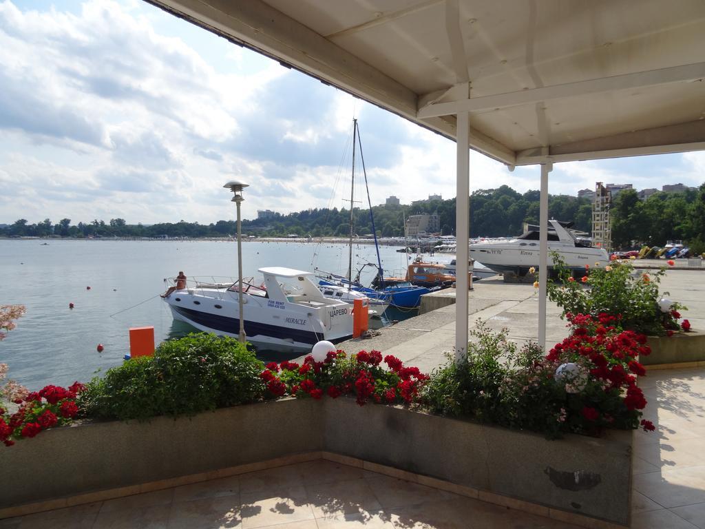 Hotel Marina Kiten  Bagian luar foto