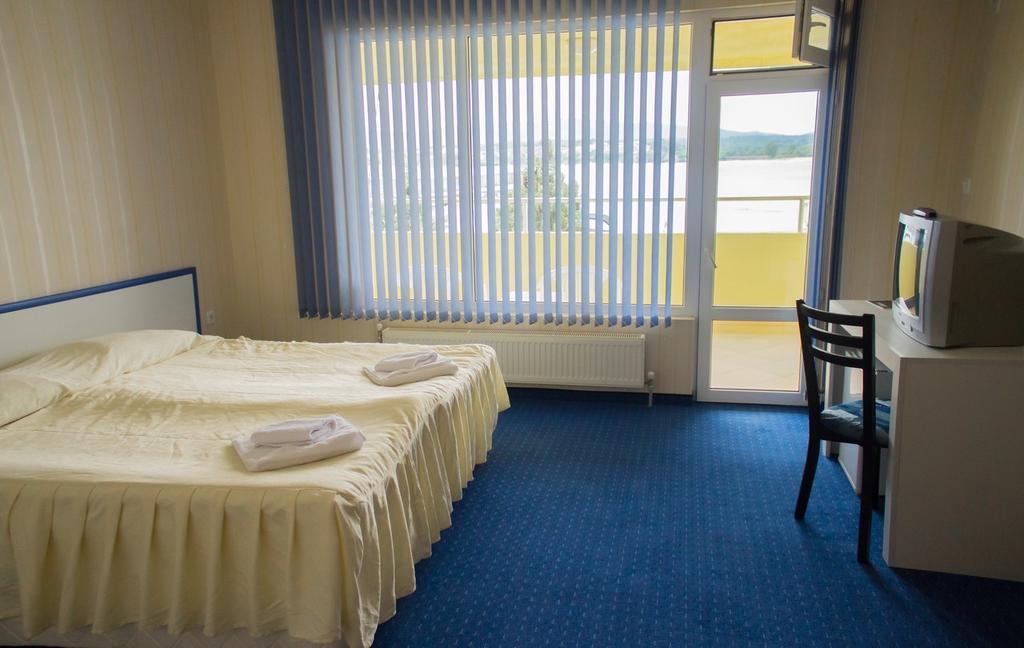 Hotel Marina Kiten  Ruang foto