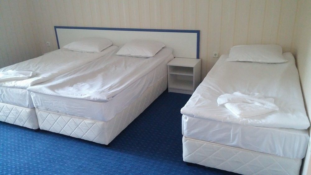 Hotel Marina Kiten  Bagian luar foto