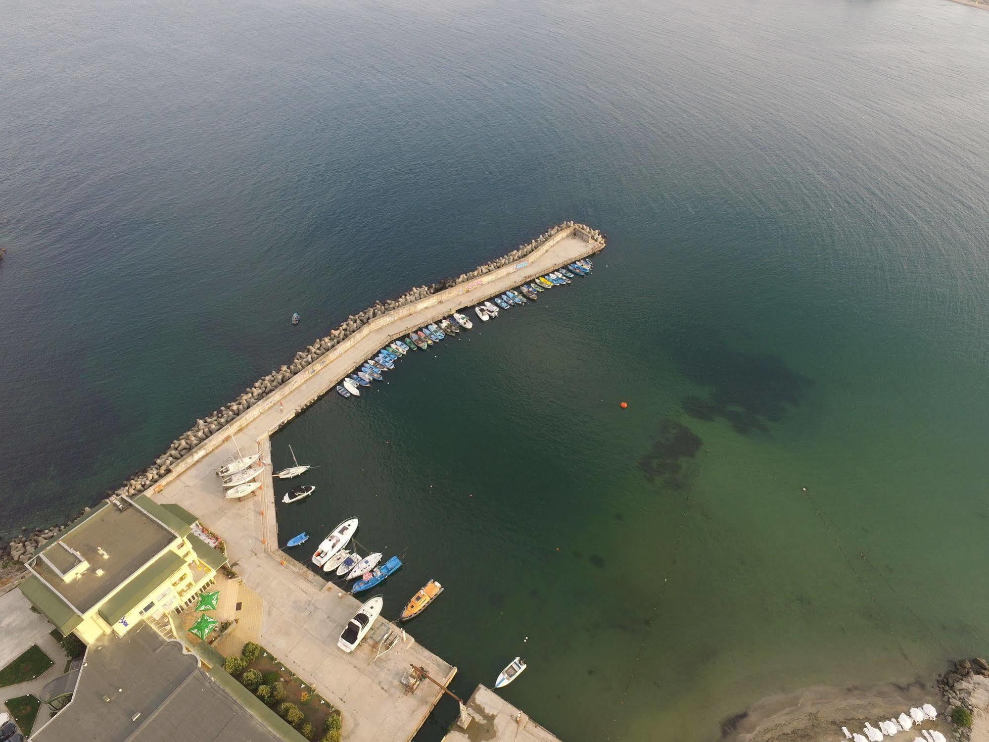 Hotel Marina Kiten  Bagian luar foto