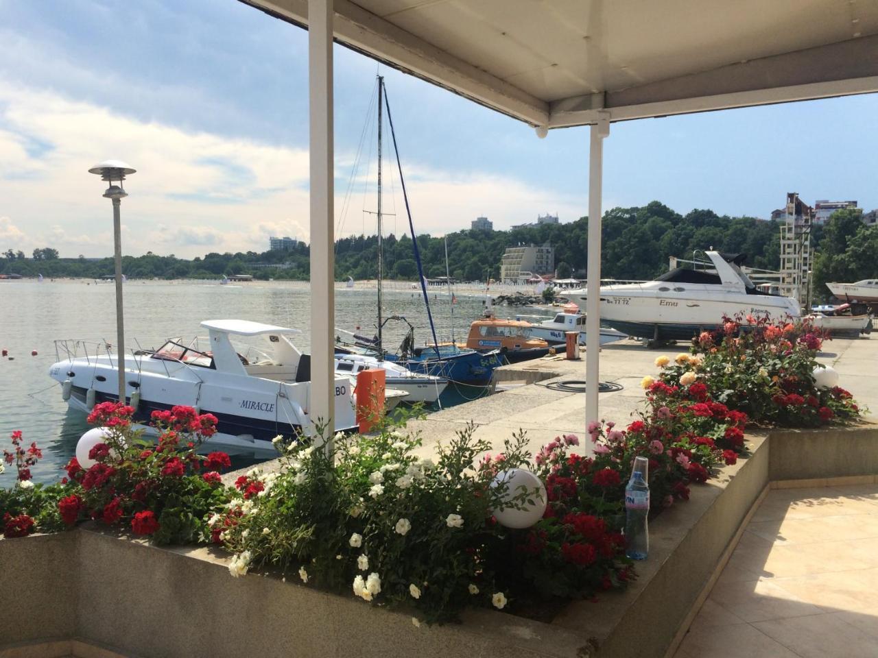 Hotel Marina Kiten  Bagian luar foto