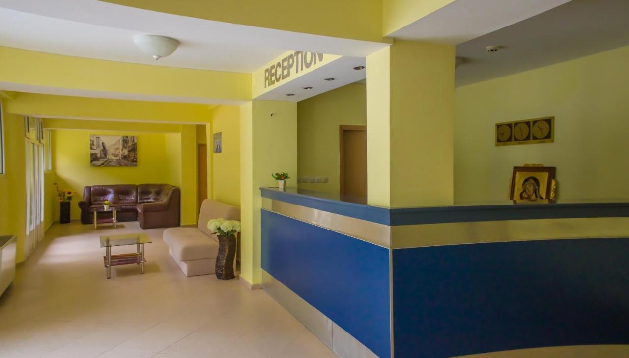 Hotel Marina Kiten  Bagian luar foto