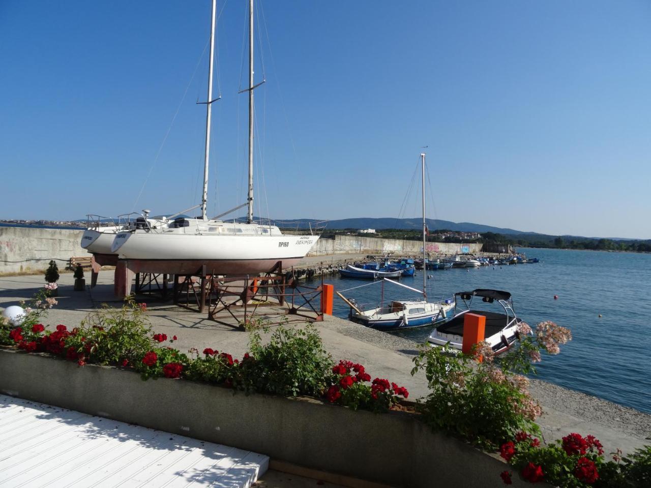 Hotel Marina Kiten  Bagian luar foto