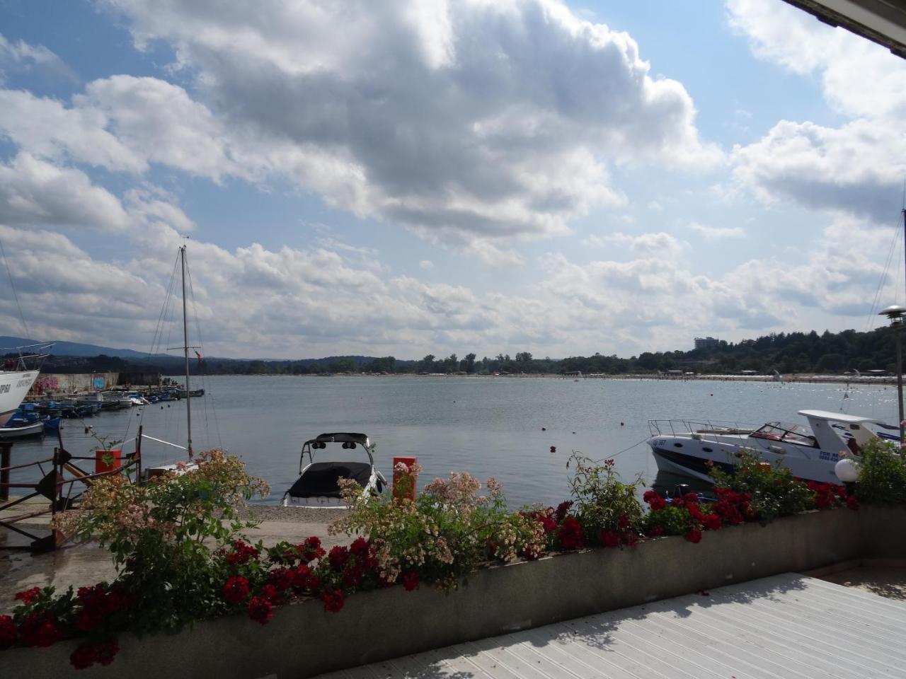 Hotel Marina Kiten  Bagian luar foto
